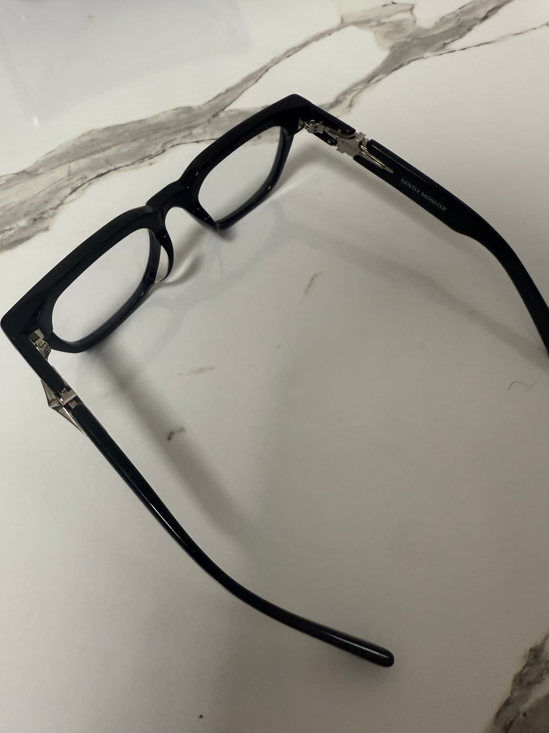 젠틀몬스터 FATA 블랙 안경 상품이미지3