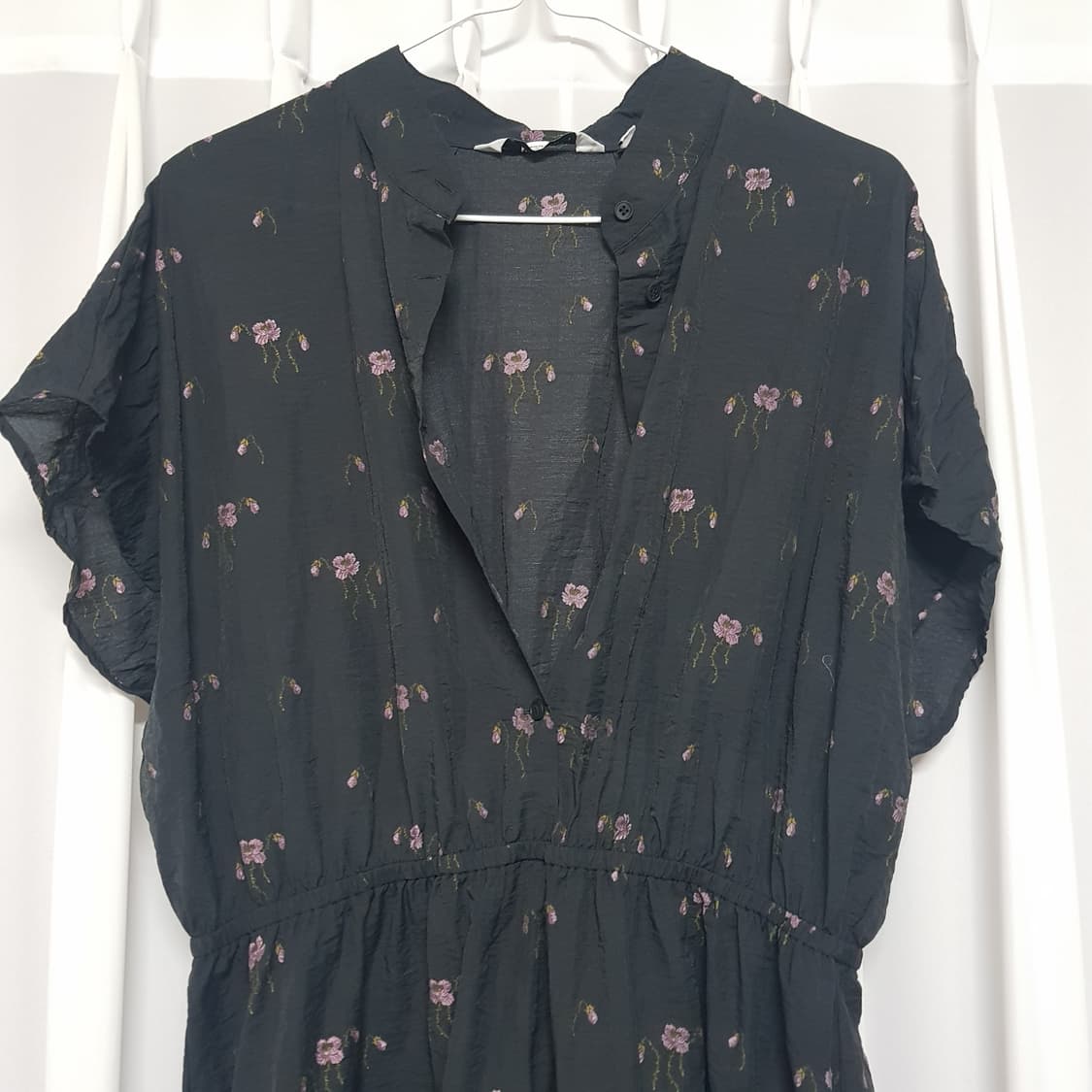 앤아더스토리즈 민소매 블라우스 상품이미지1