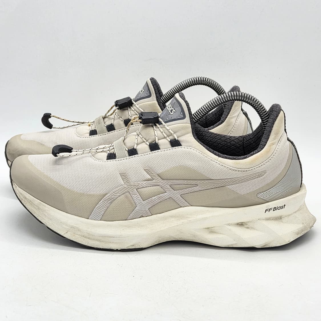  아식스 노바블라스트 스모크 그레이 (275)  상품이미지1