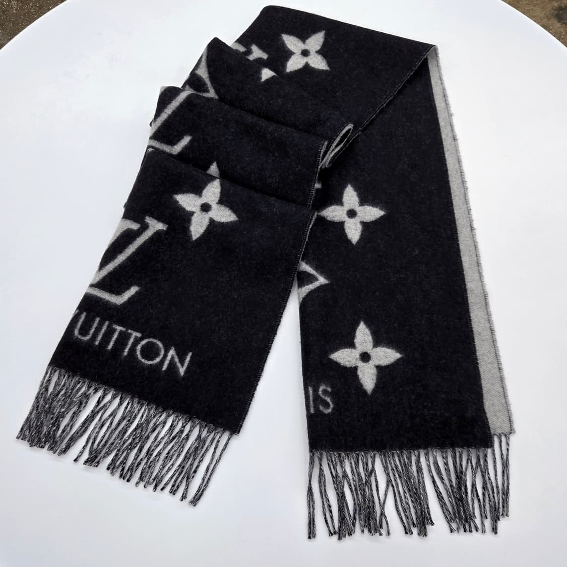 루이비통 LV 모노그램 레이캬비크 캐시미어 머플러 상품이미지1