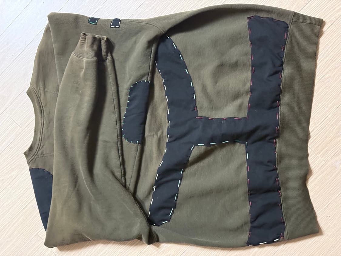 직접 자수한 챔피온 맨투맨 판매합니당 상품이미지4