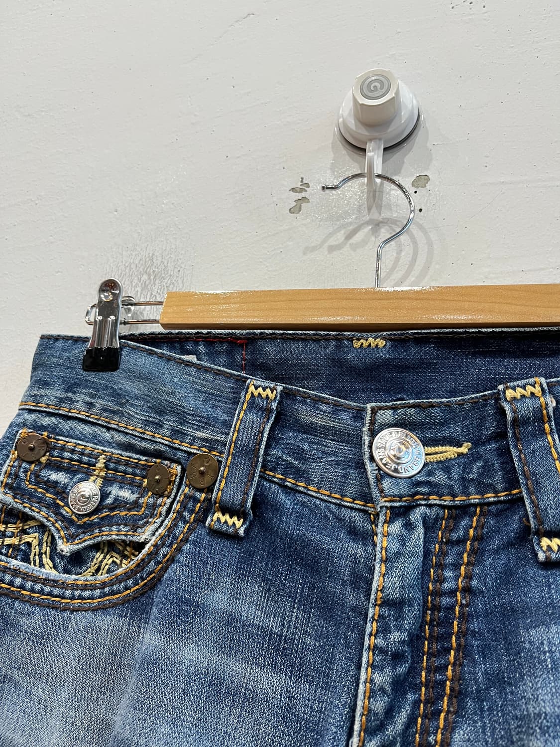 트루릴리전 Ricky Big QT 로우라이즈 데님팬츠 상품이미지3