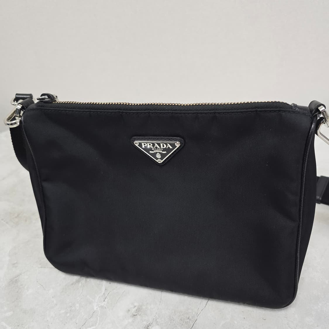 프라다 리나일론 크로스백 판매 상품이미지2