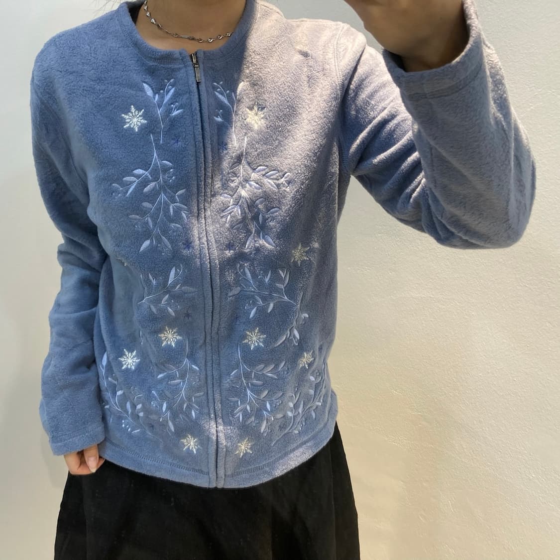 플라워 자수 포인트 플리스 집업 상품이미지1