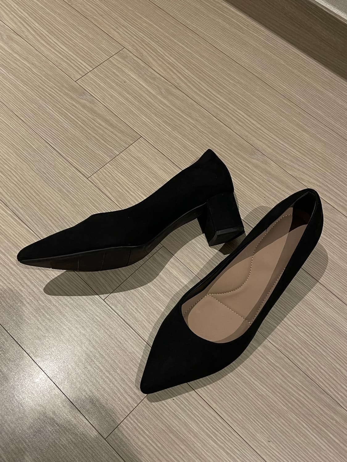 유니클로 블랙 스웨이드 힐 240 상품이미지2