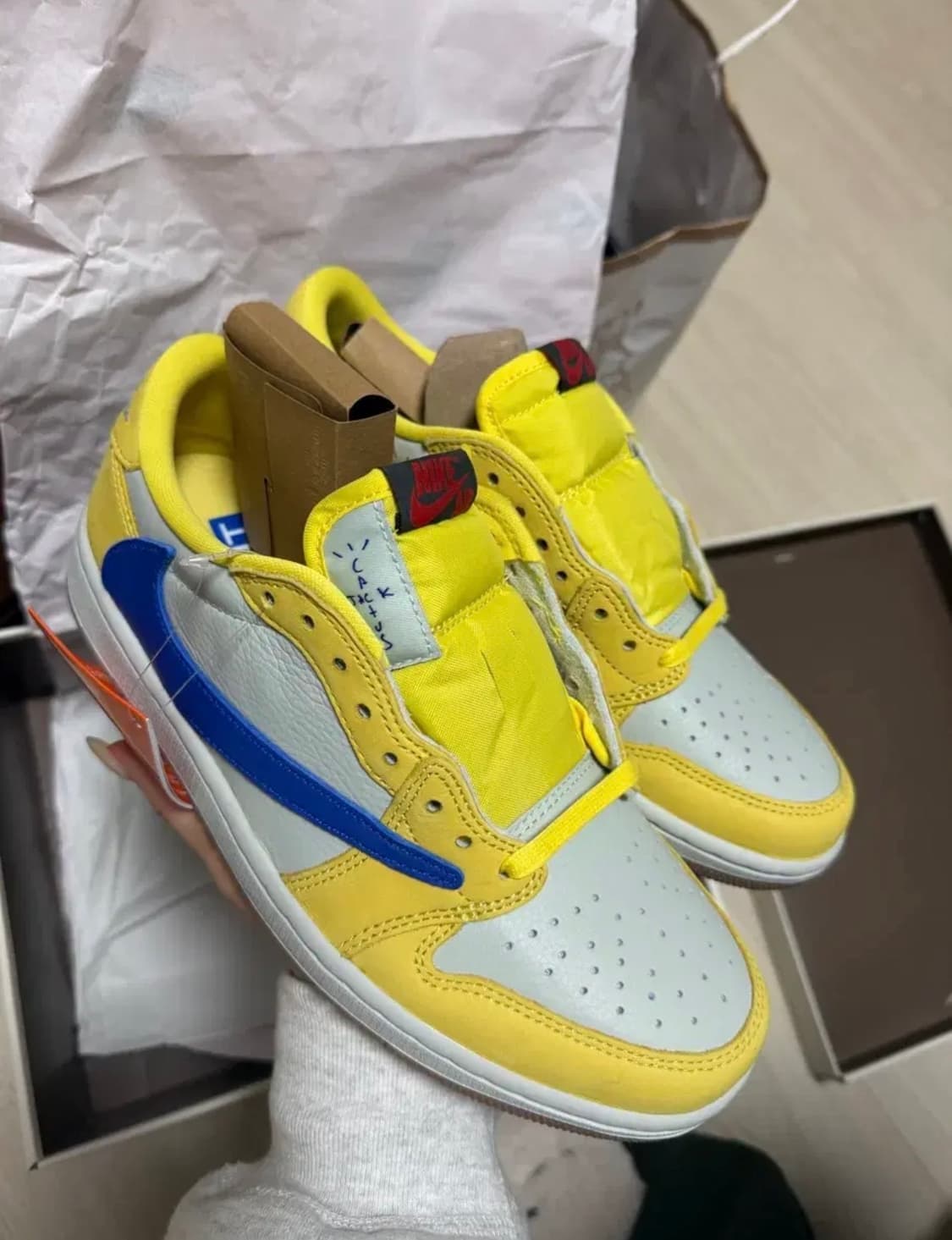 나이키 조던 로우 트래비스스캇 카나리 250 새상품  상품이미지3