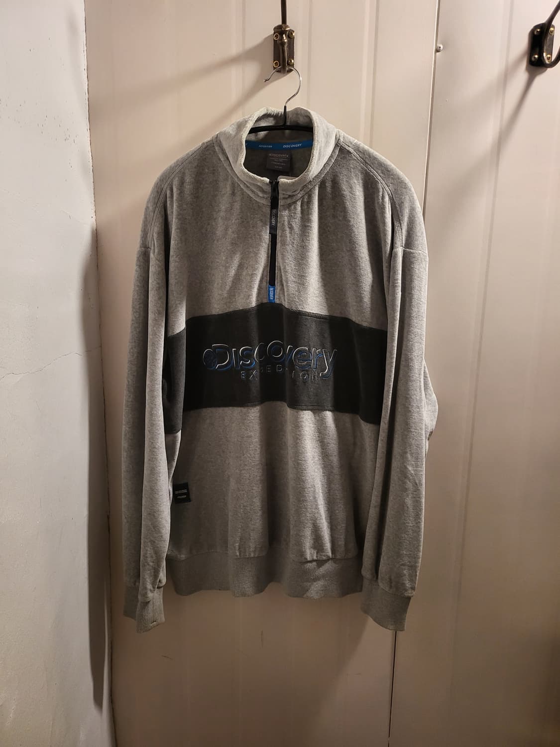 [100]디스커버리 반집업 상품이미지1