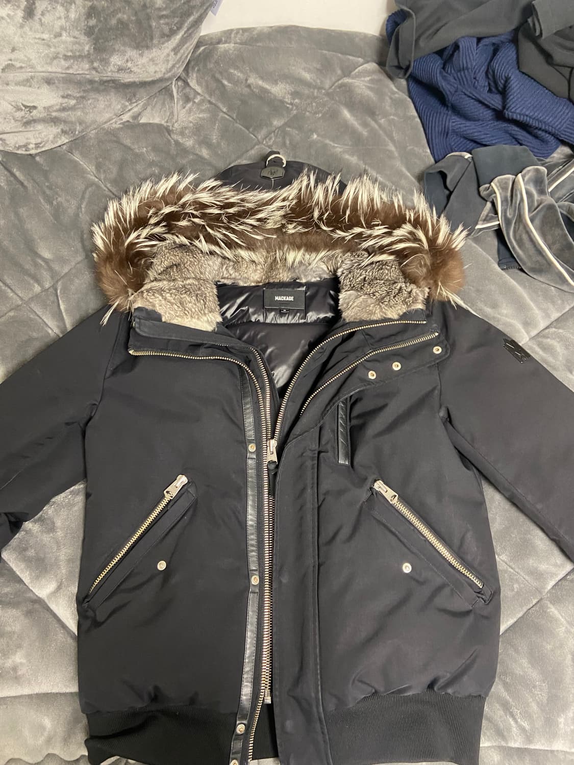 맥케이지 딕슨 23fw 실버퍼 38사이즈 상품이미지1