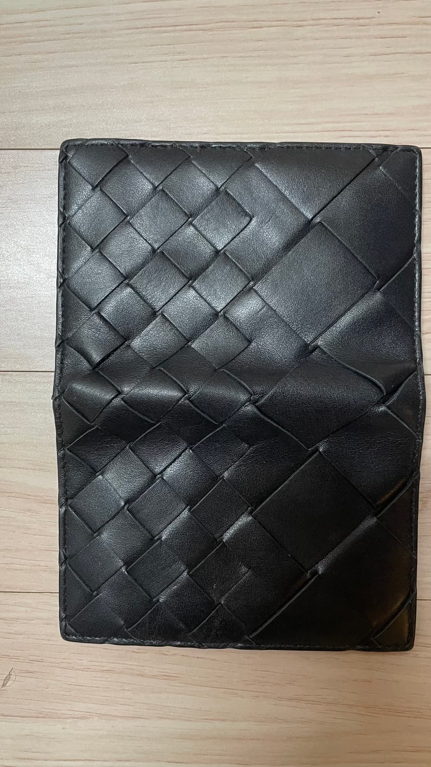 보테가베네타 인트레치아토 플랩 카드지갑 블랙 상품이미지3