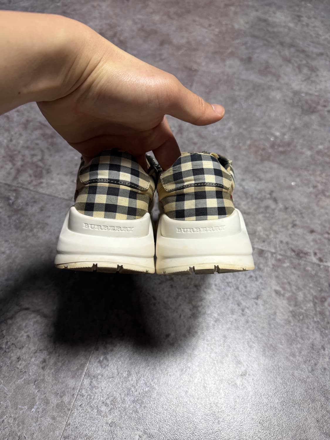 버버리 스니커즈 37 상품이미지3