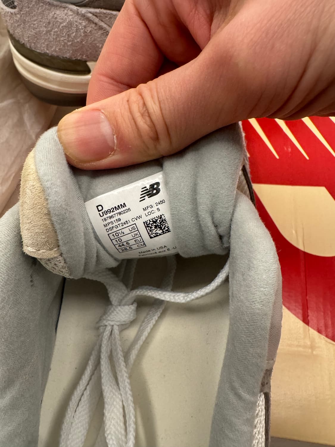 뉴발란스 992 문락 머쉬룸 285 판매합니다. 상품이미지3