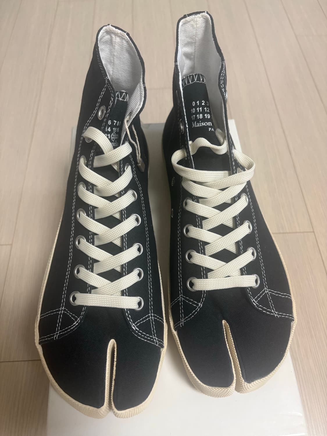 마르지엘라 타비 스니커즈 43 블랙 상품이미지1