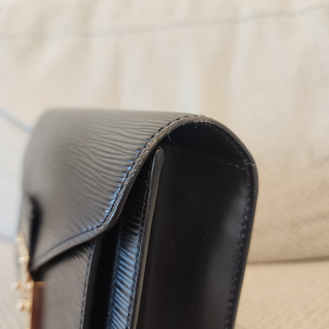 상태최상 루이비통 에삐 금장 세리에 드래곤 세컨드백 클러치백 상품이미지5