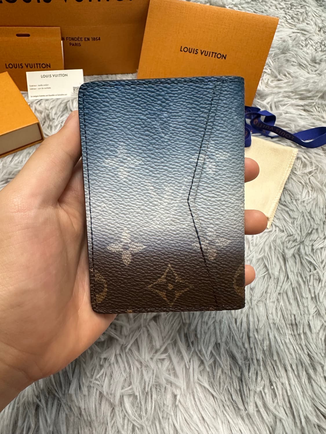 루이비통 모노그램 피그먼트 오거나이저 지갑 상품이미지2