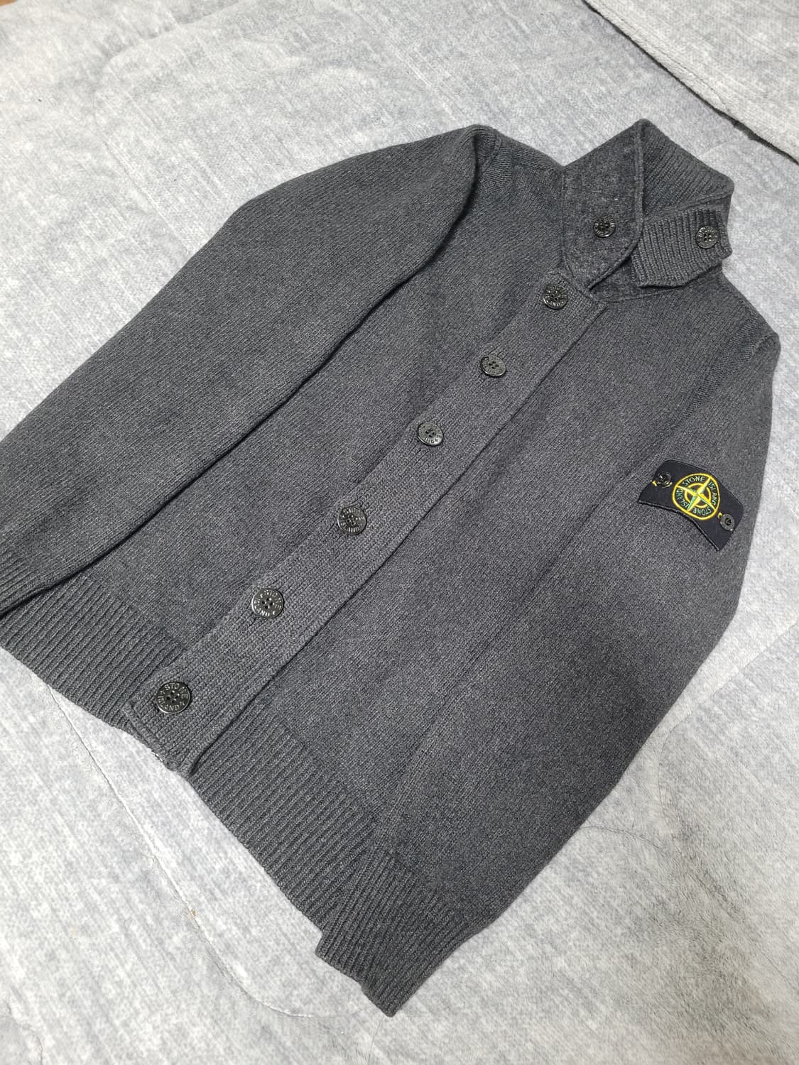 스톤아일랜드 램스울 울니트 가디건 다크그레이 상품이미지2