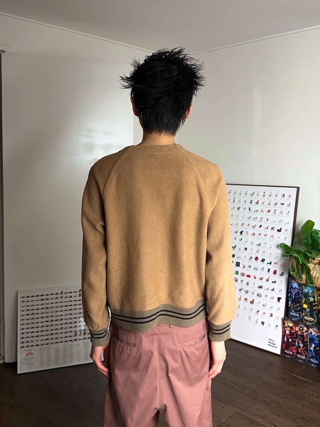 Leiliam 오프닝 숄더 디테일 스웻 셔츠 상품이미지6