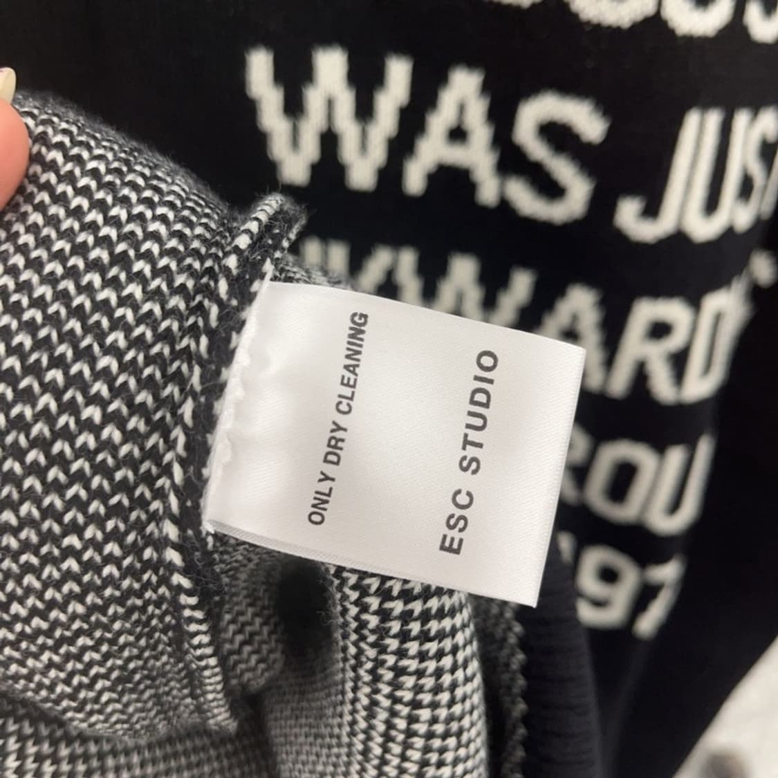 ESC스튜디오 레터링 니트 조끼 베스트 105 C06211 상품이미지4