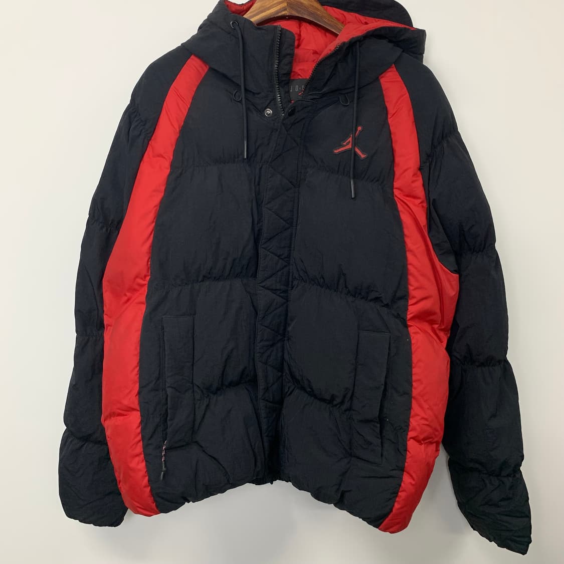 조던 에센셜 나일론 푸퍼 다운 패딩 자켓 상품이미지2