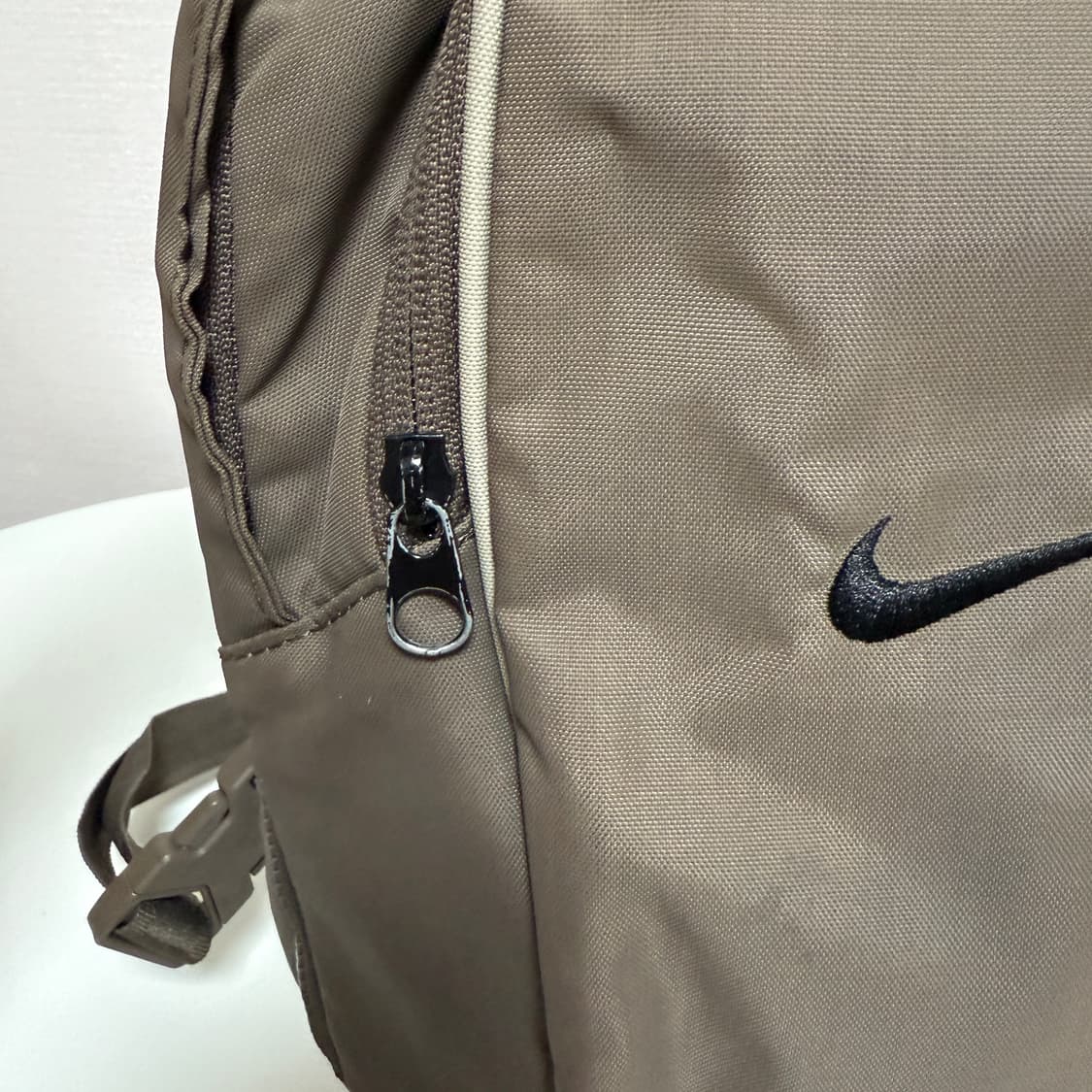 나이키 슬링백 모카컬러 상품이미지4