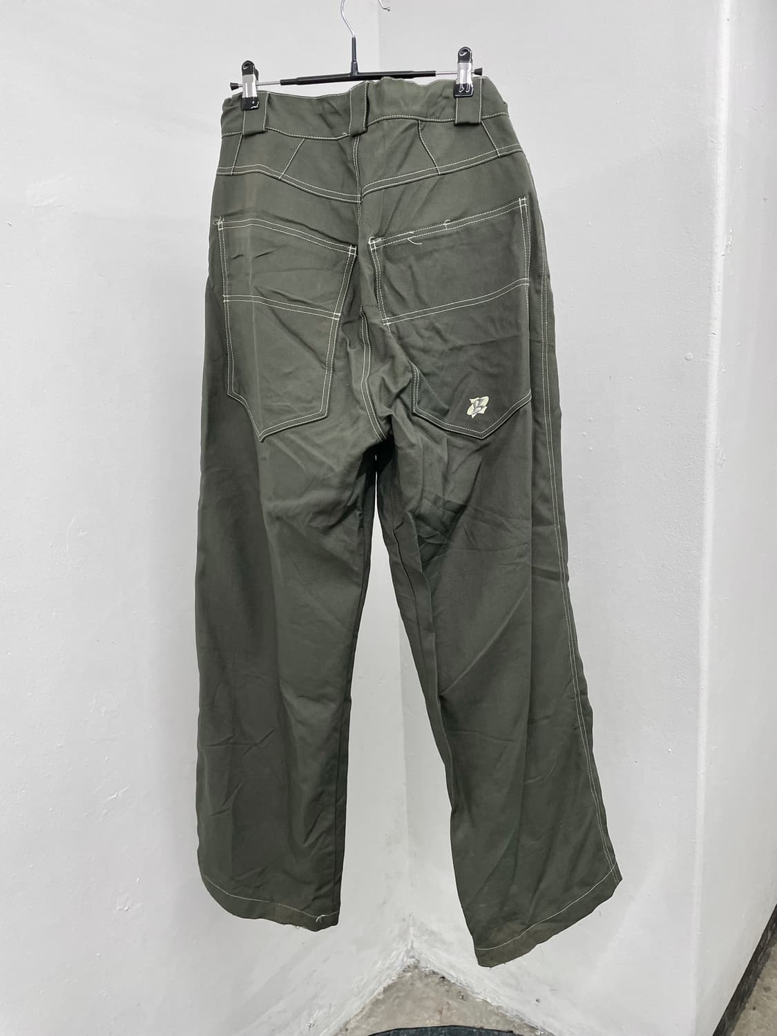 카키 스트링 버튼 스티치 팬츠 상품이미지6