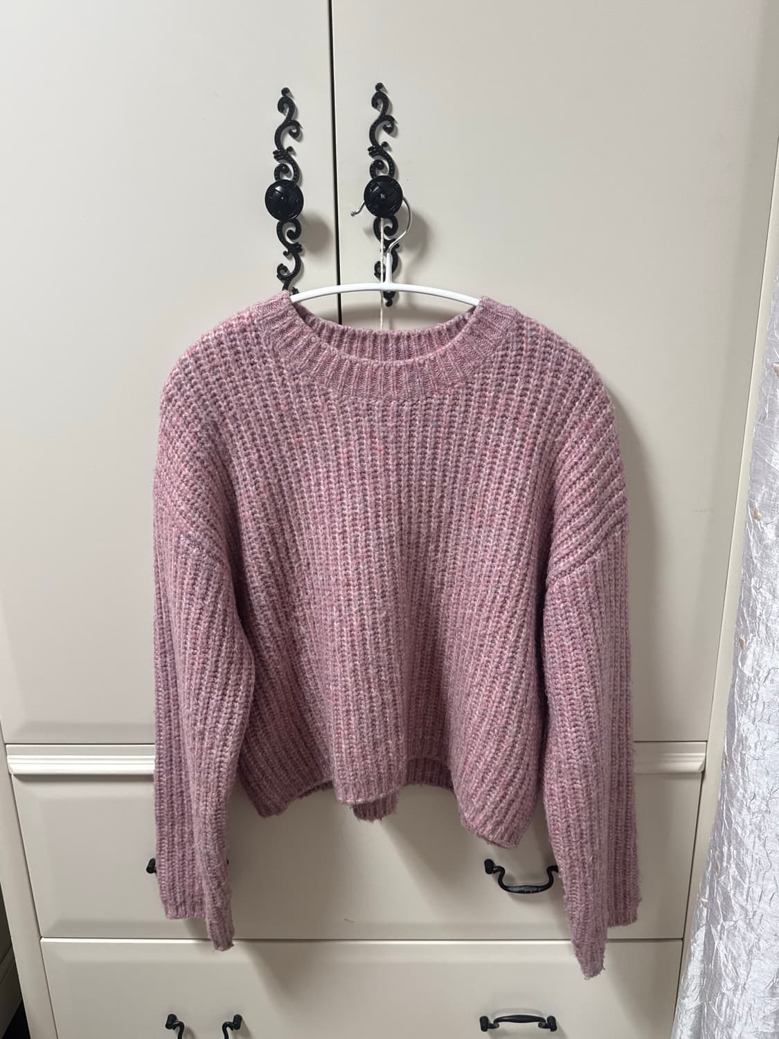 8세컨즈 분홍색 라운드넥 니트 상품이미지1