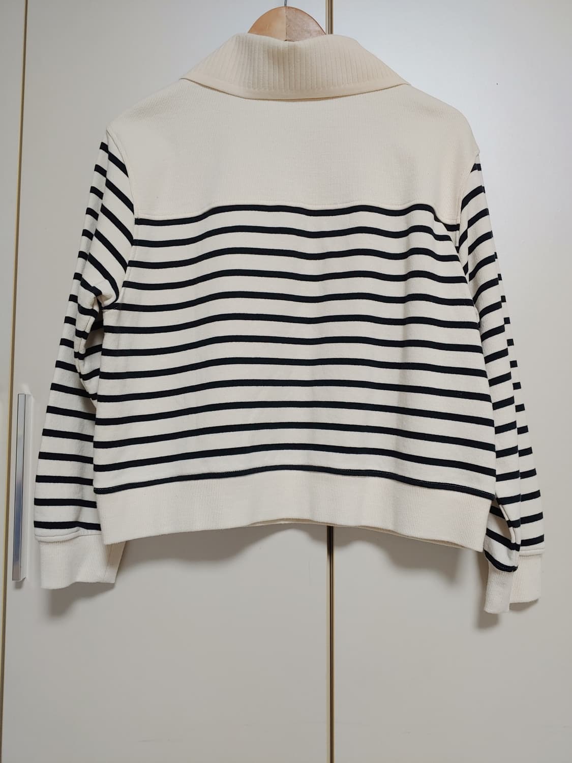 SJSJ 315000원 니트카라 스트라이프티 23년도 상품이미지7