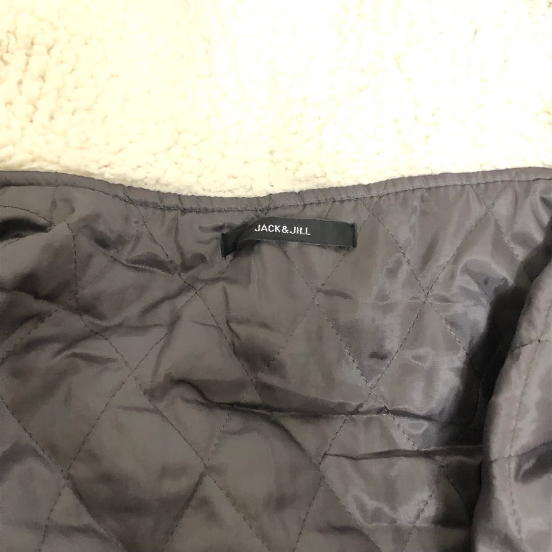jack&jill 챠콜 그레이 지퍼 절개 버튼 포인트 후드 집업 상품이미지5