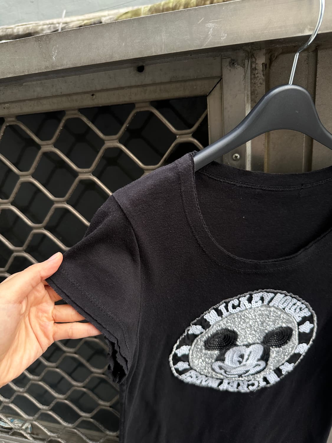 Mickey Mouse biz cut off tee 상품이미지4