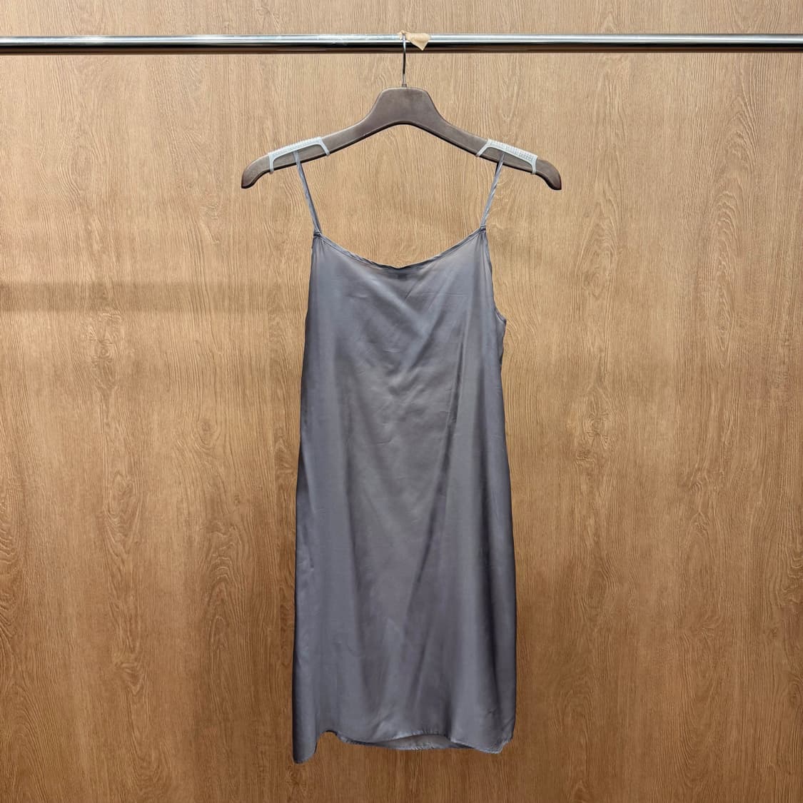 버버리 런던 실크 믹스 슬립 미디 원피스 배색 스트렙 그레이 상품이미지3