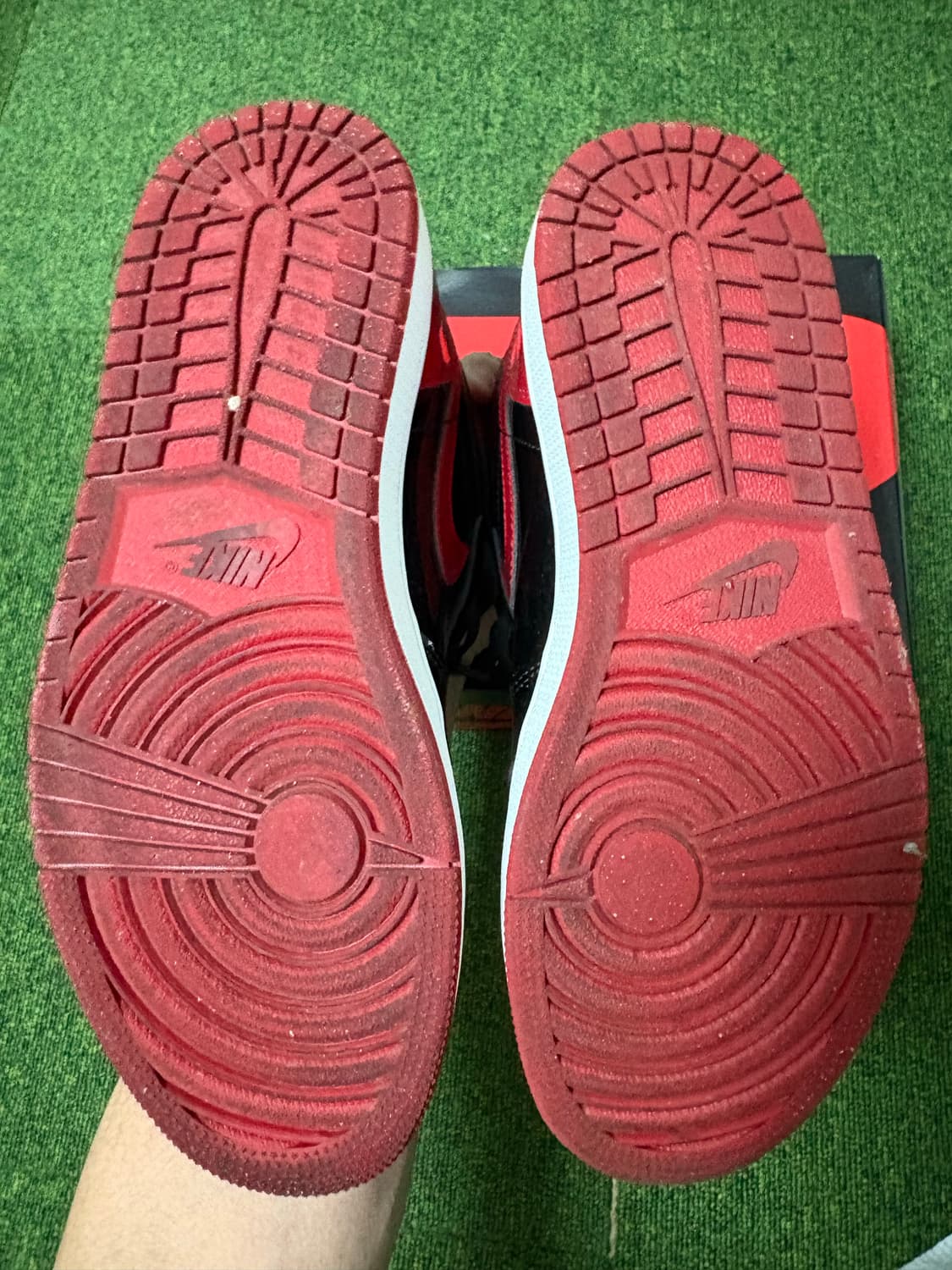 (275) 나이키 에어조던1 하이 브레드 페이던트 상품이미지4