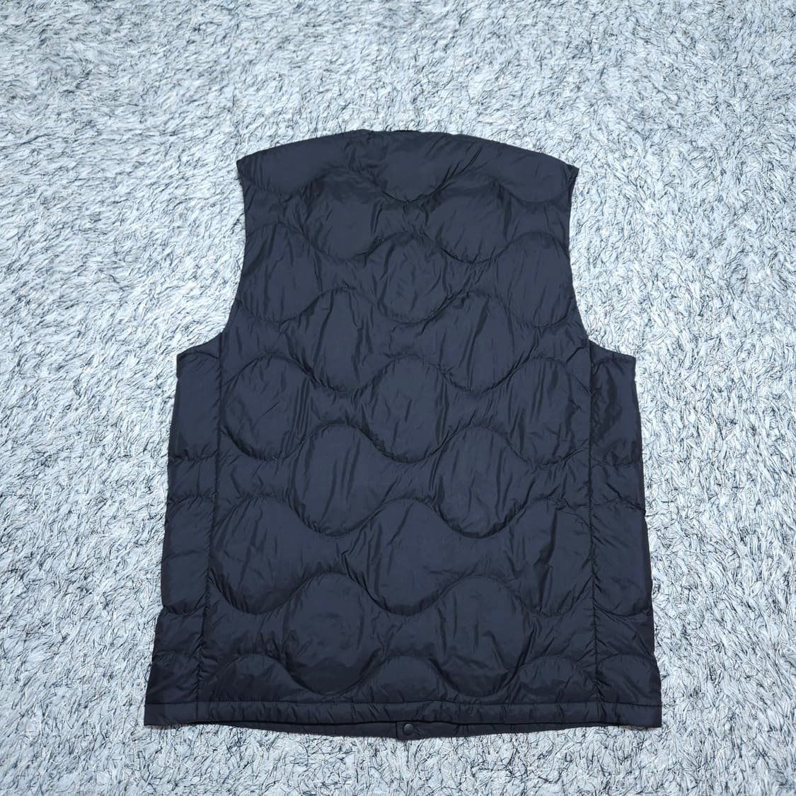 유니클로) M 남자 패커블 다운 경량패딩조끼 / 왕눈이샵 상품이미지4