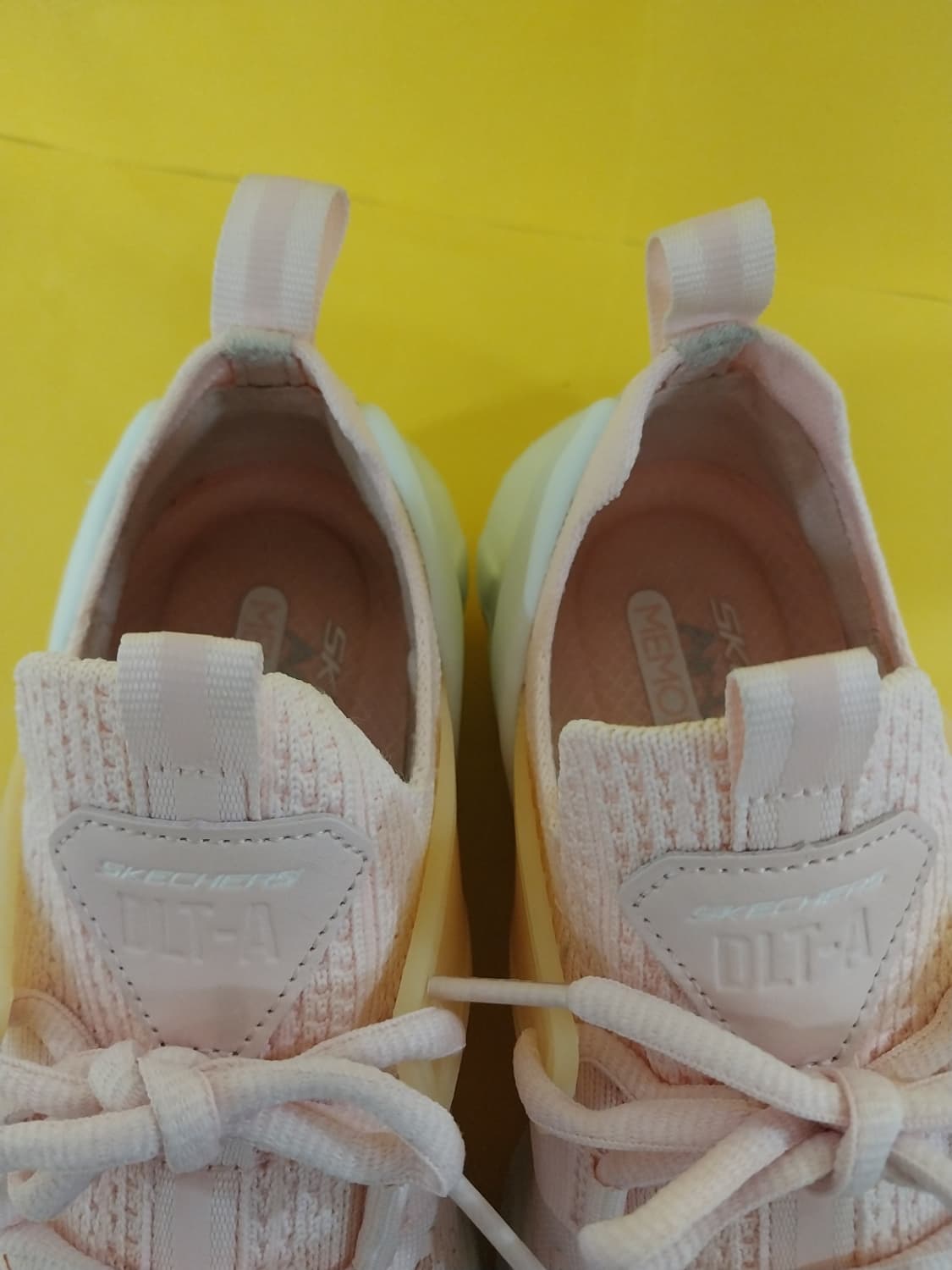 여성 스케쳐스 DLT-A 라이트핑크화이트 운동화 (240) 상품이미지5