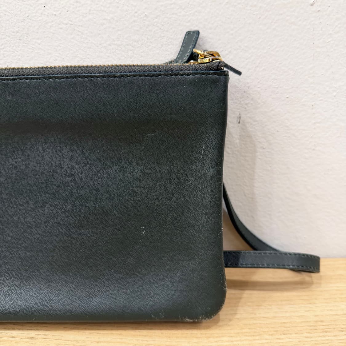 셀린느 트리오 크로스백 트리플 파우치 레이어드 탈부착 디테일 그린 상품이미지10