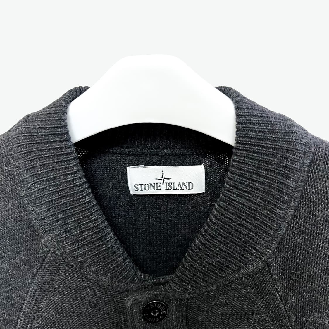 [L/매장판] 스톤아일랜드 버튼 니트 가디건 상품이미지3