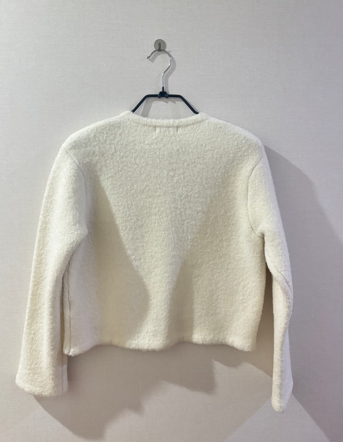 룩캐스트 화이트 퍼 가디건 상품이미지4