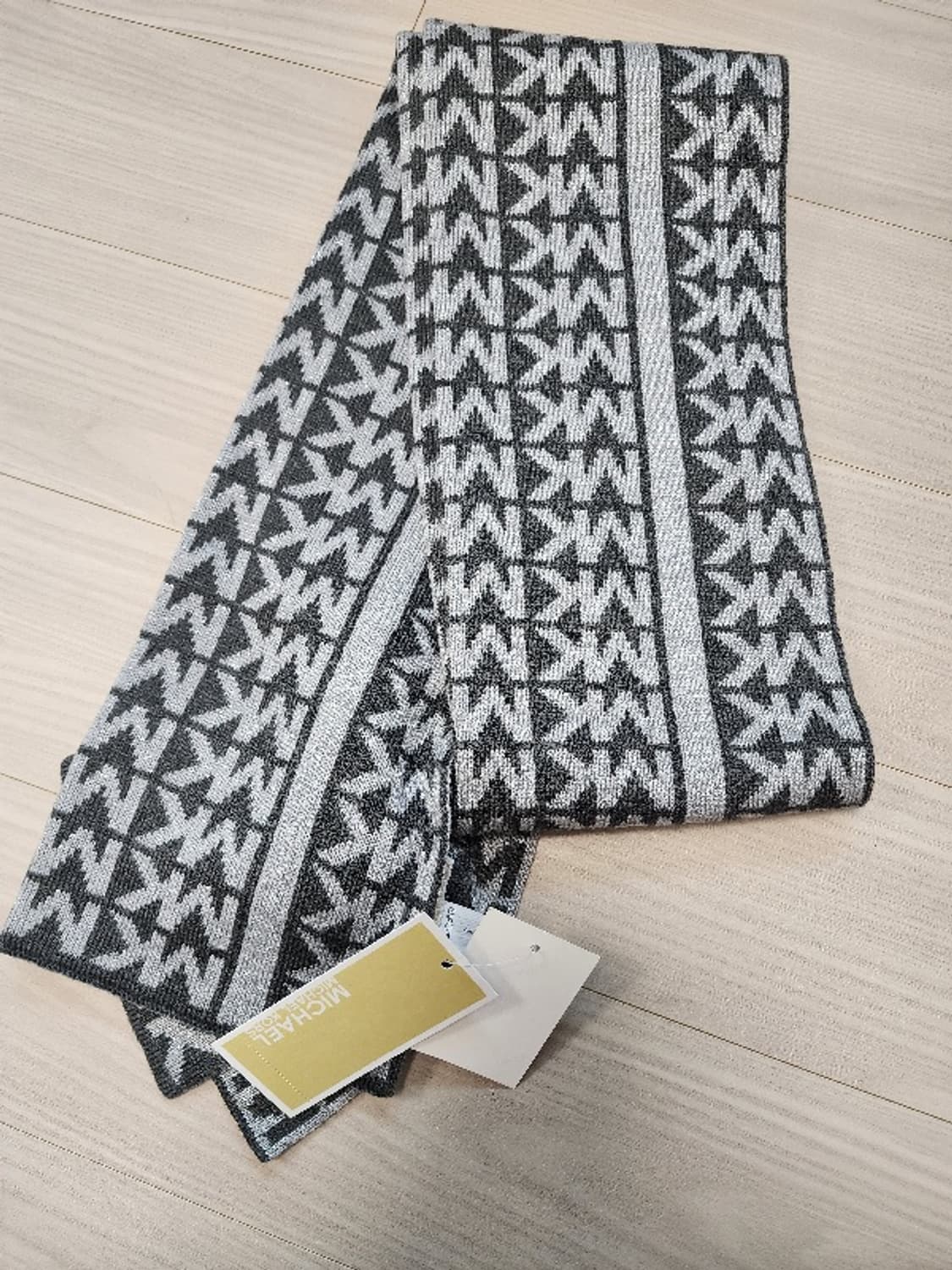 정품 마이클코어스 니트 머플러, 모자, 장갑 3종세트  상품이미지4