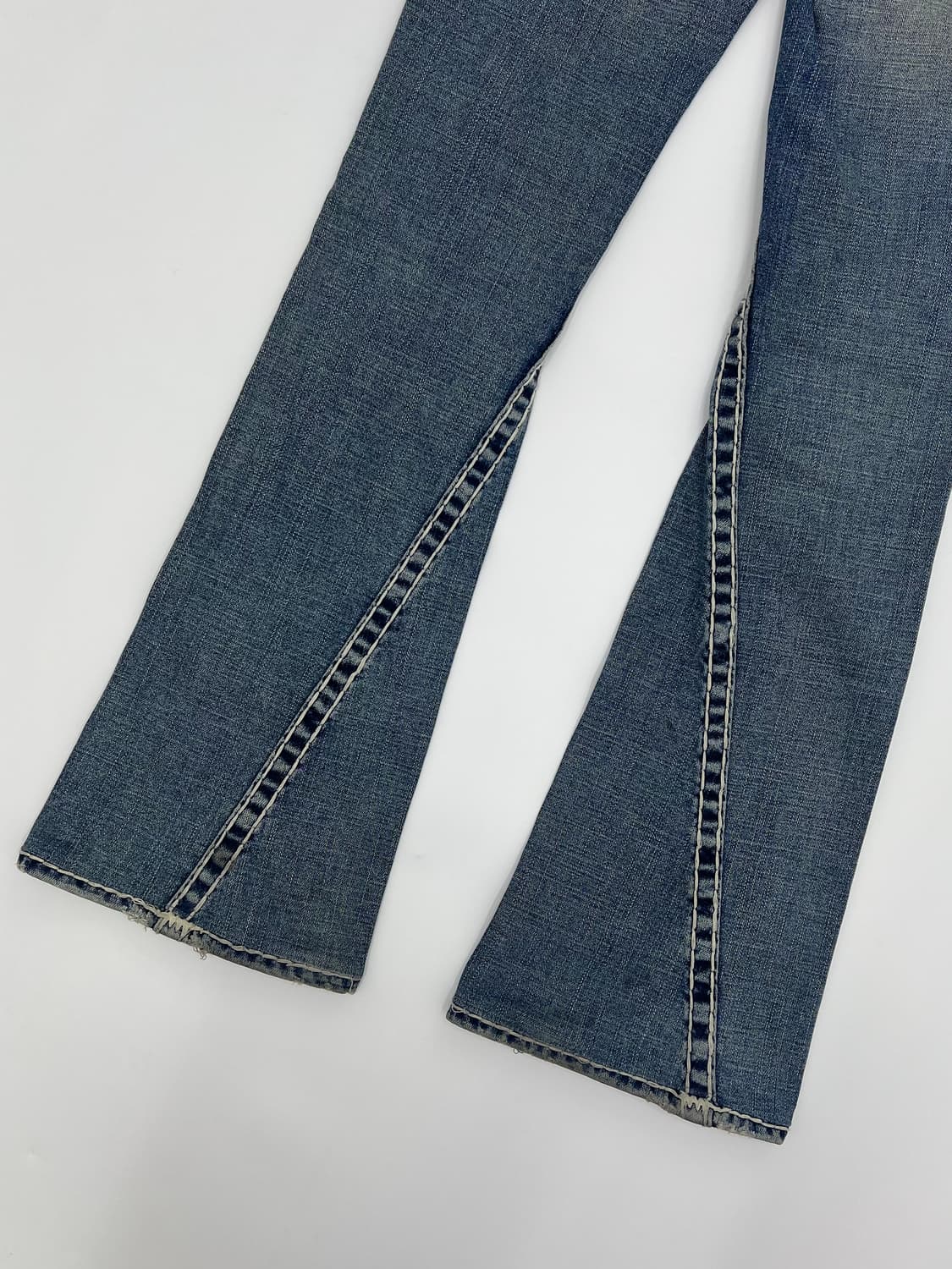 트루릴리젼 스티치 부츠컷 데님팬츠 상품이미지3