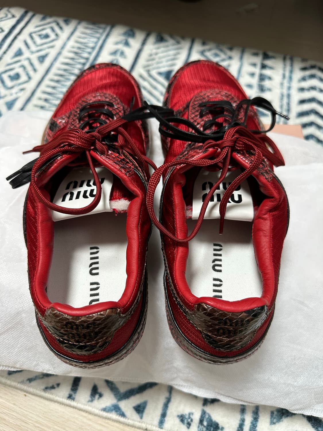 미우미우 김나지움 파이썬 스니커즈 42 상품이미지3