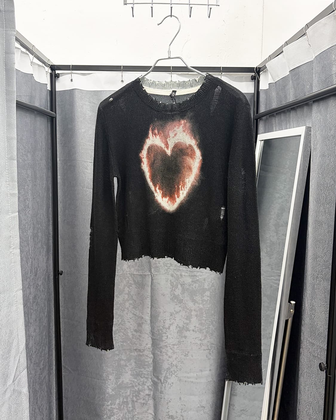 R13 플레이밍 하트 베이비 크루넥 니트 상품이미지1