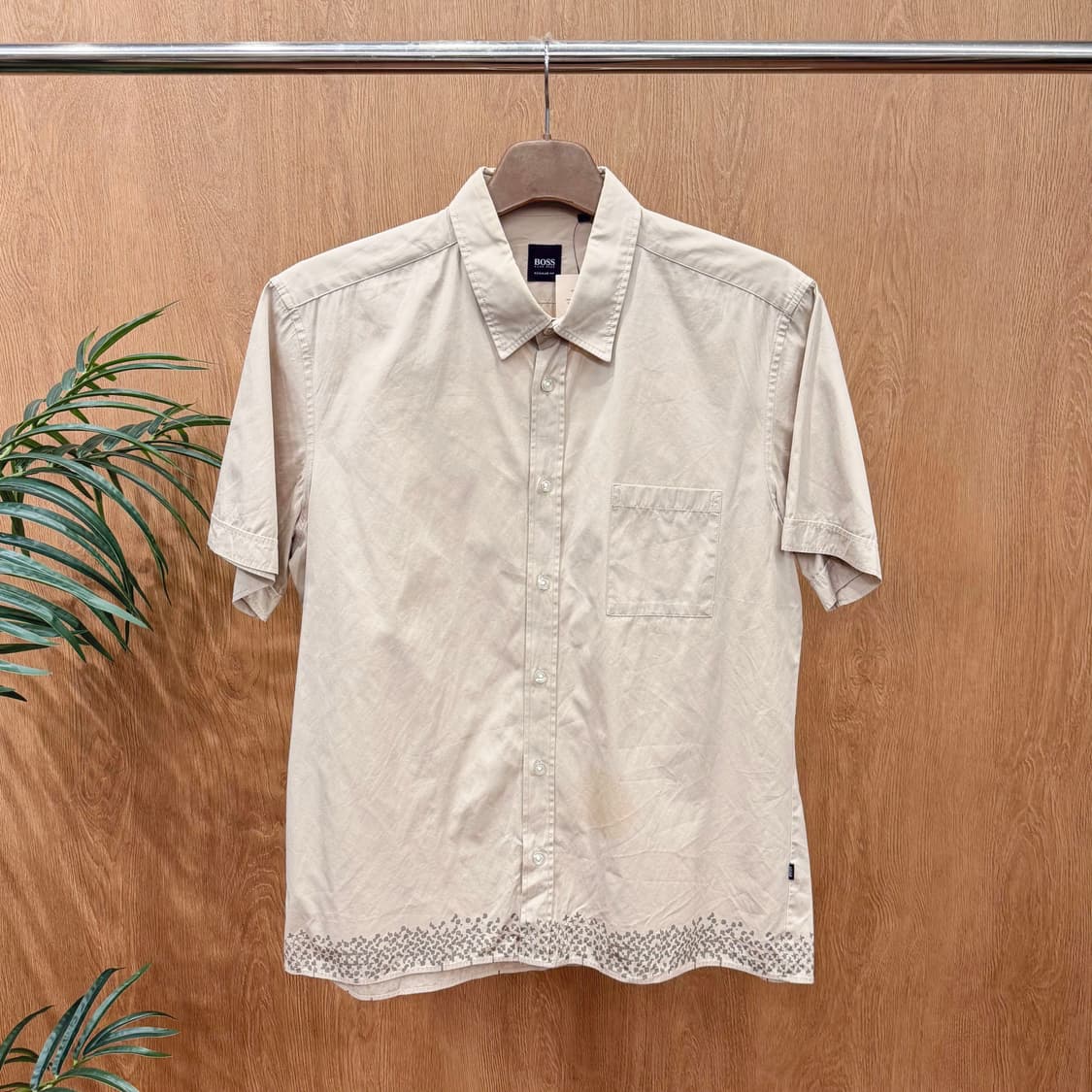 휴고 보스 반팔 셔츠 도트 패턴 프린팅 로고 탭 디테일 베이지 상품이미지1