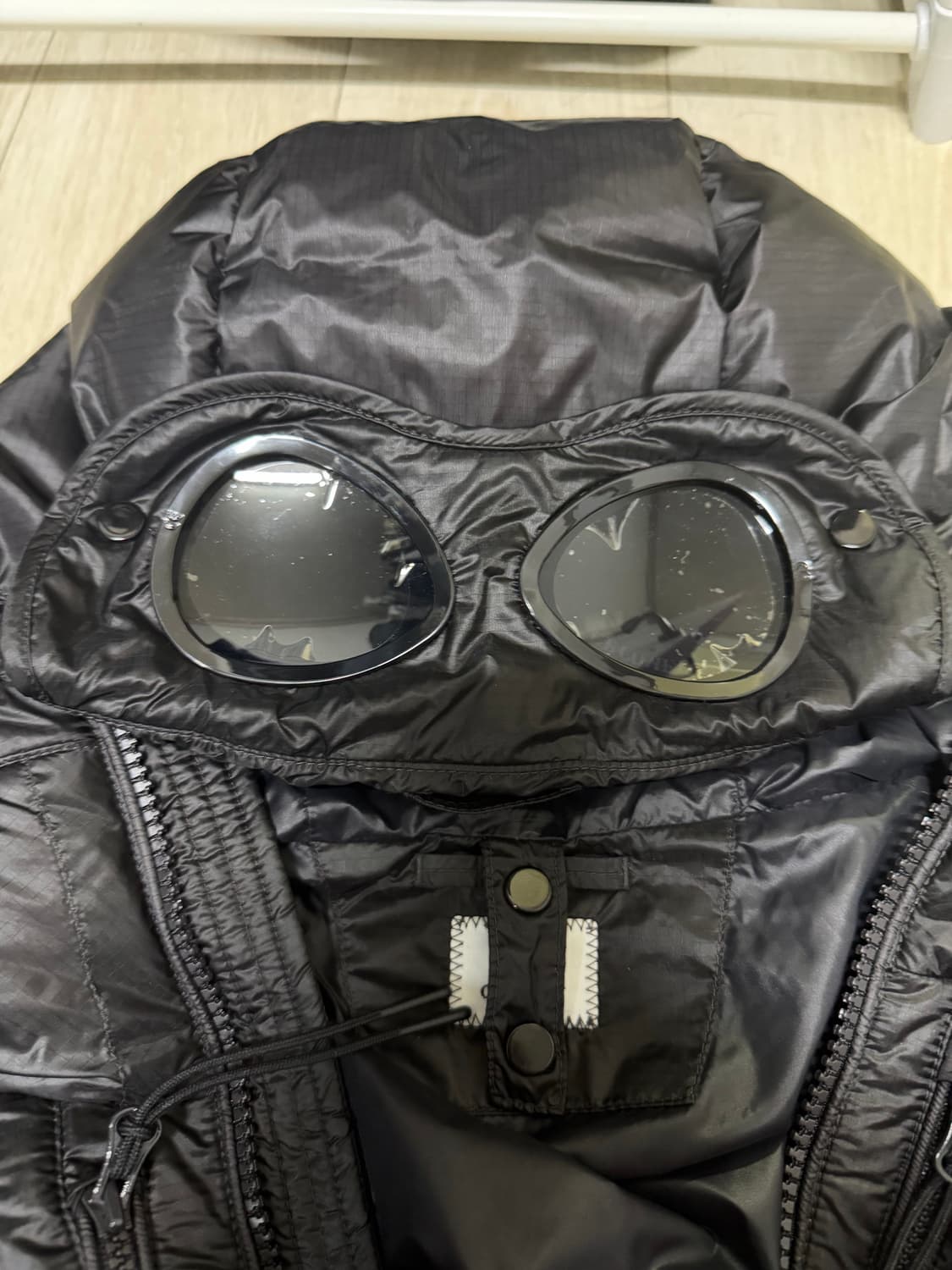 Cp컴퍼니 dd쉘 고글 경량패딩 상품이미지2