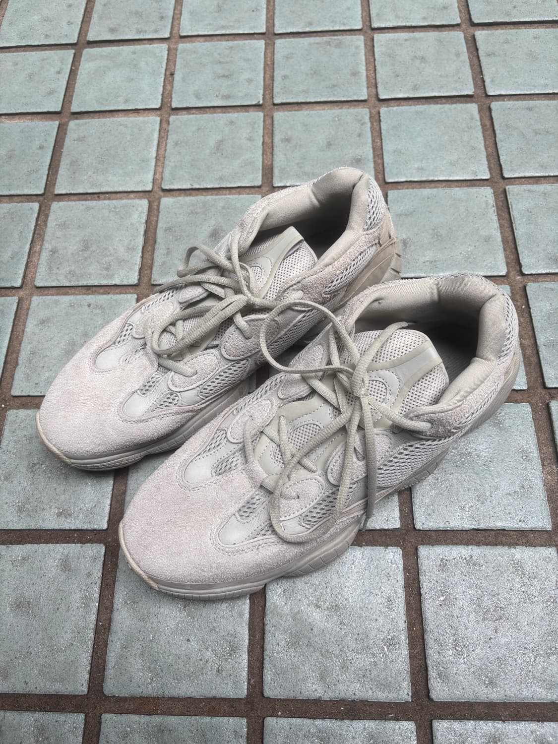 아디다스 이지부스트 500 300 상품이미지1