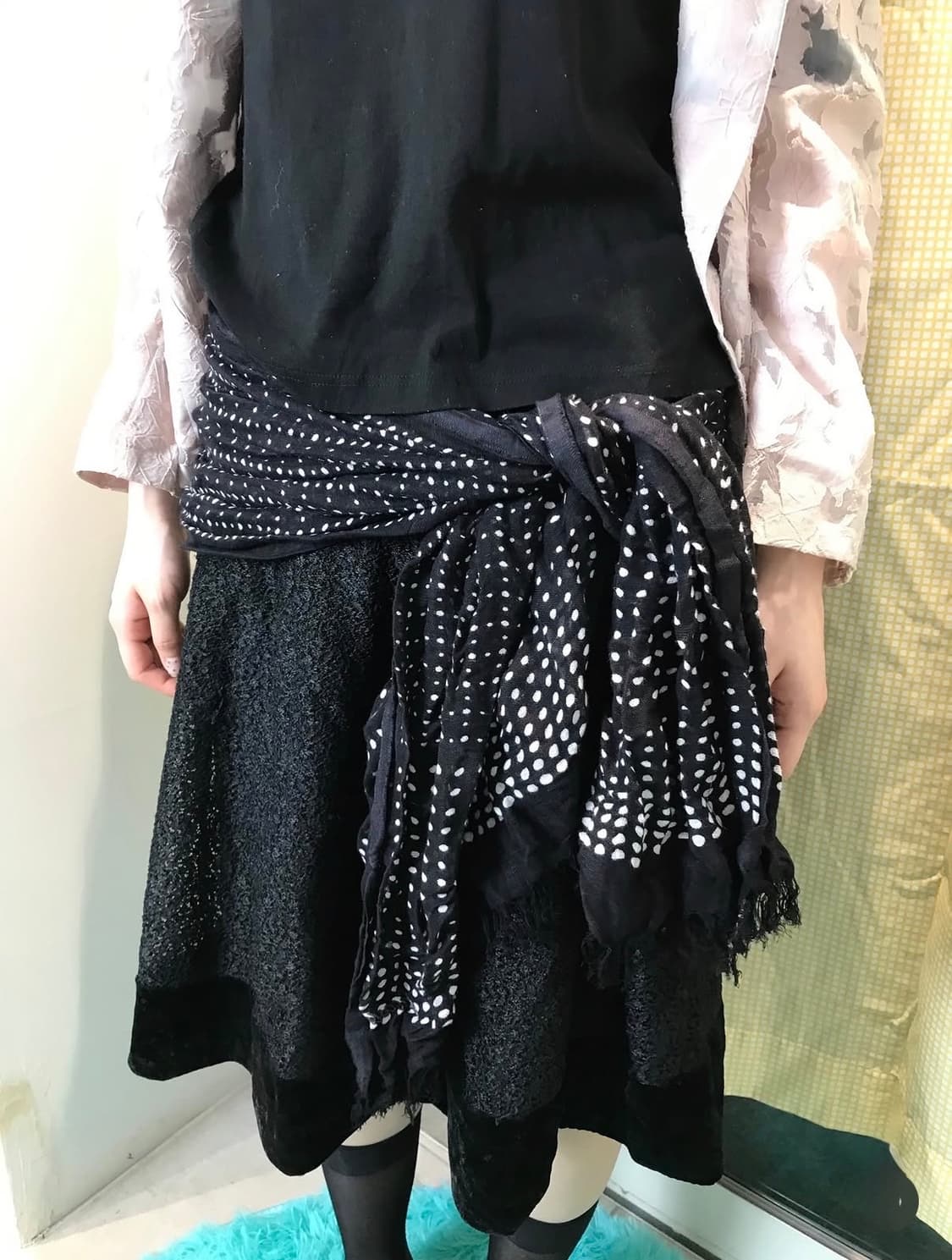 블랙 톤에 자엽스럽게 스며드는 디테일🖤🌷〰️ 상품이미지5