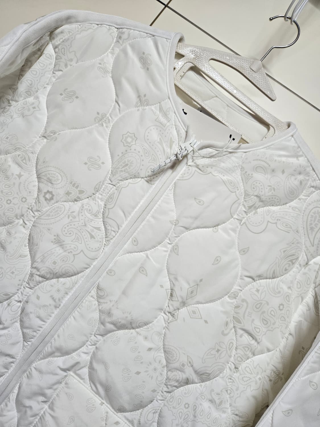 (JAJU/자주)페이즐리 화이트 누빔 자켓(새상품) 상품이미지2