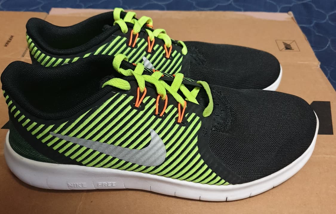 나이키 프리런 CMTR 블랙&형광 런닝화 (240) 상품이미지1