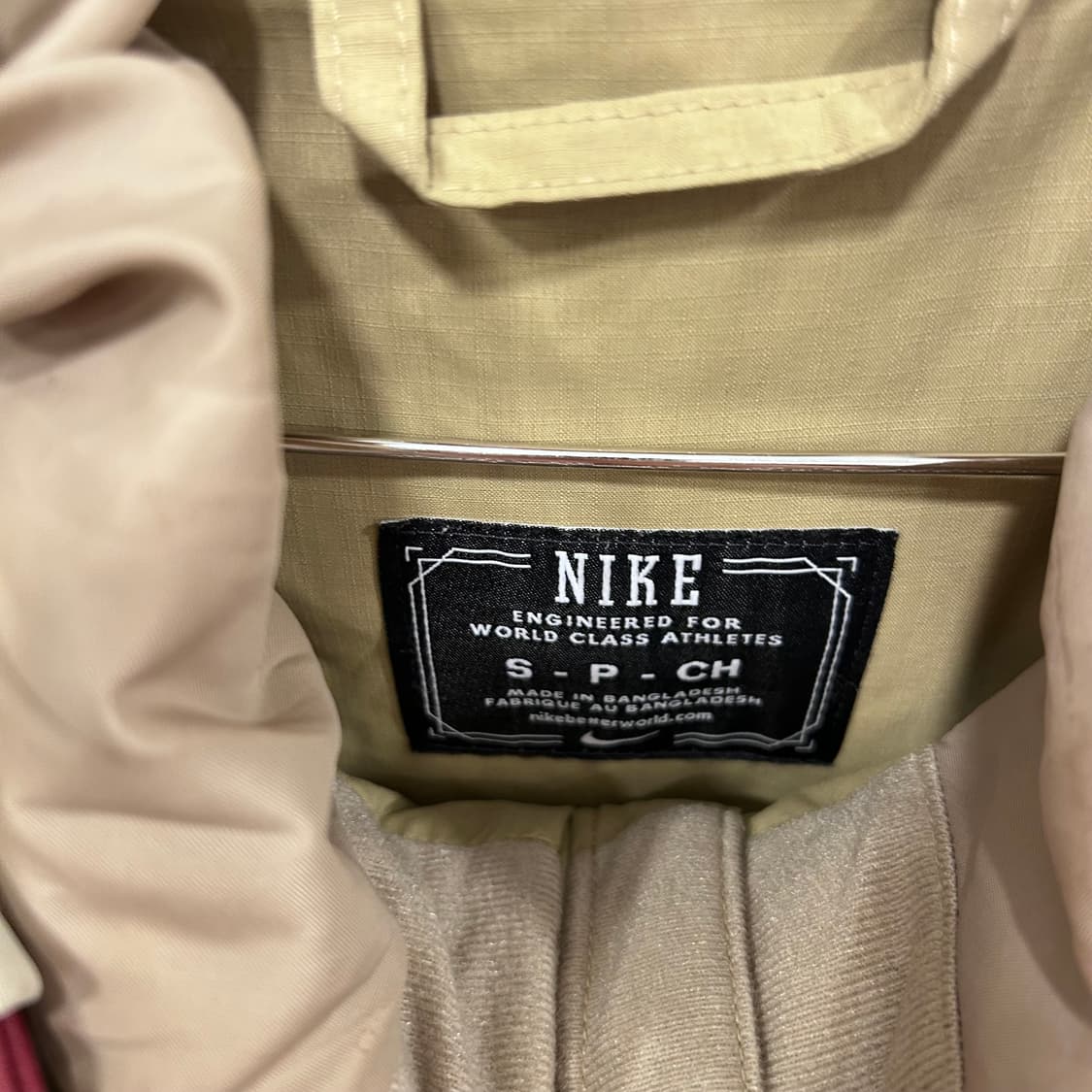 나이키 에슬레틱 구스다운 배색 후드 패딩 상품이미지3