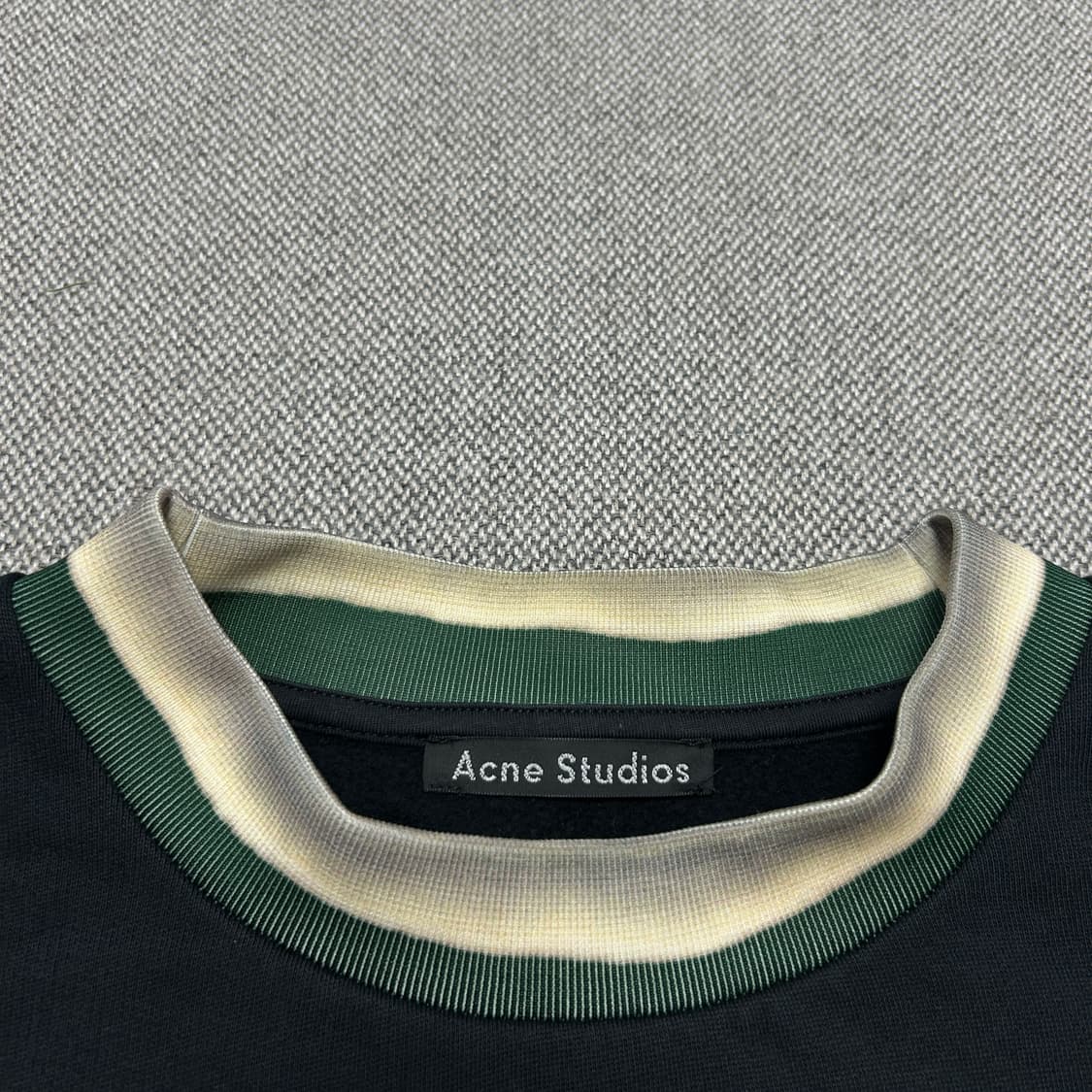 아크네스튜디오 더티크루넥 이모지 맨투맨(L) 상품이미지4