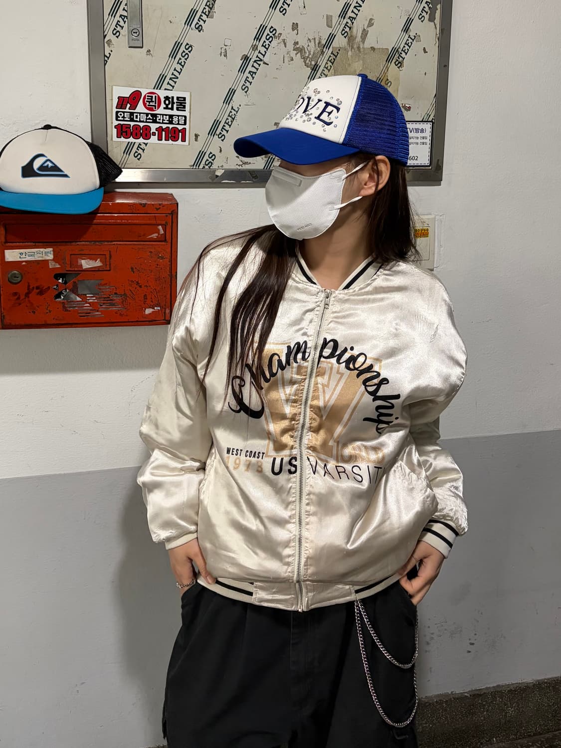 90s VINTAGE 실버화이트 빅레터링 스타디움 집업 상품이미지1