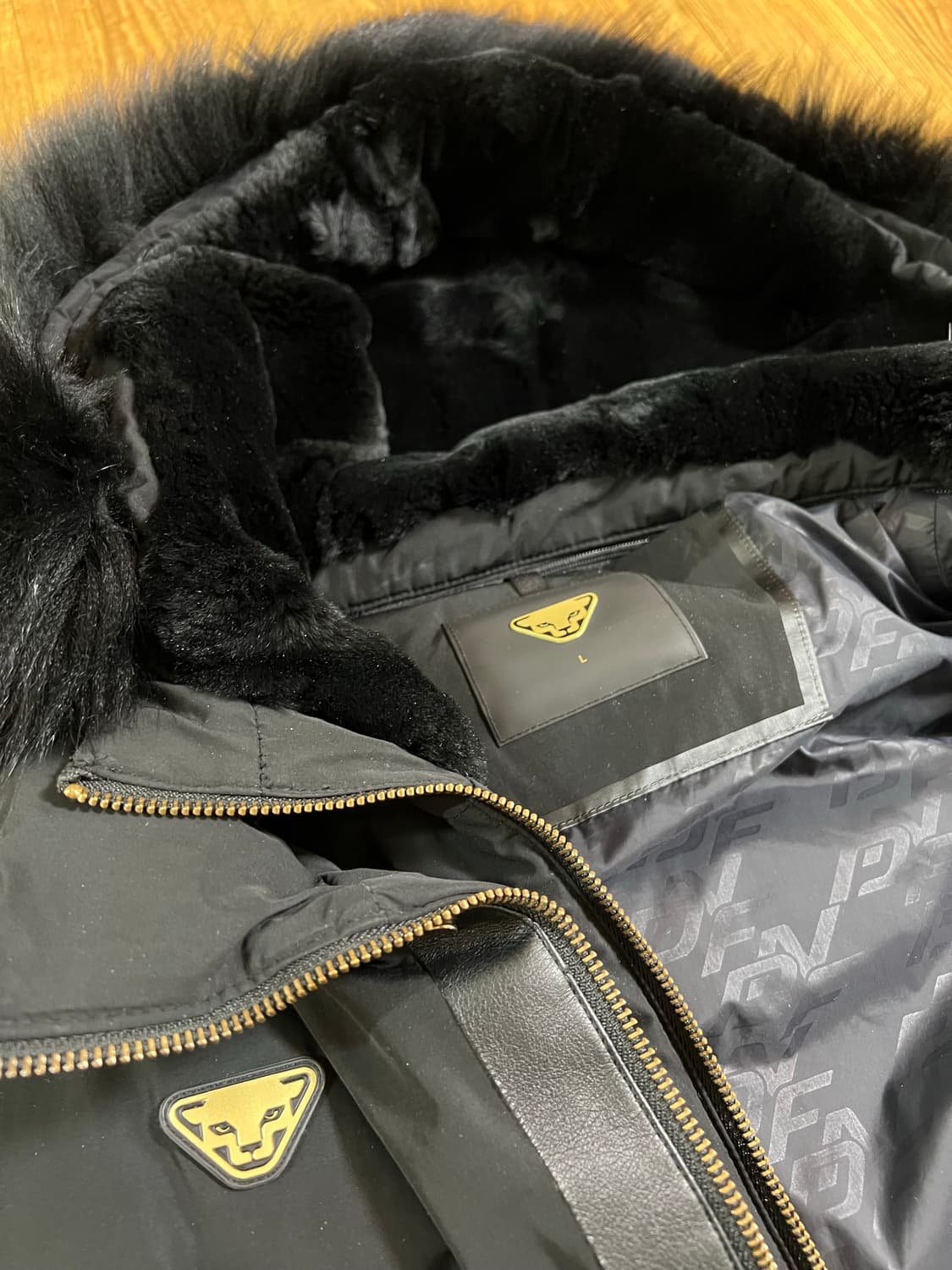 다이나핏 블랙패딩 상품이미지4