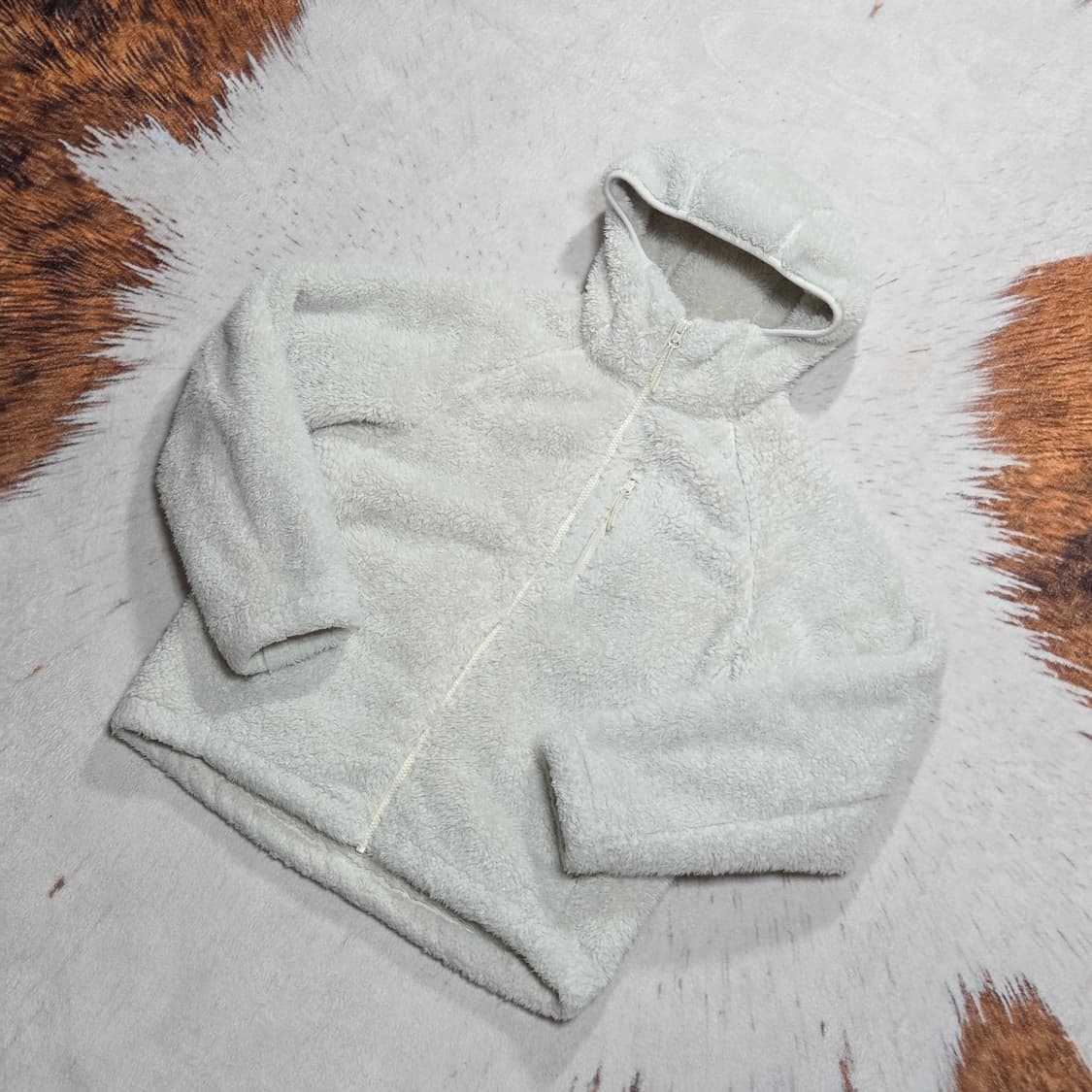 유니클로 화이트 후리스 후드집업 상품이미지1